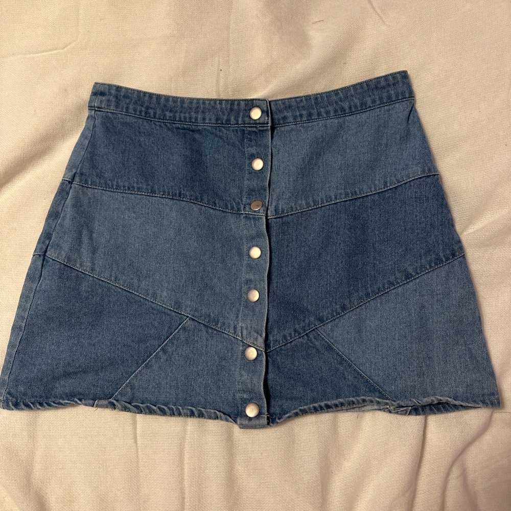 Patterned button up denim skirt!